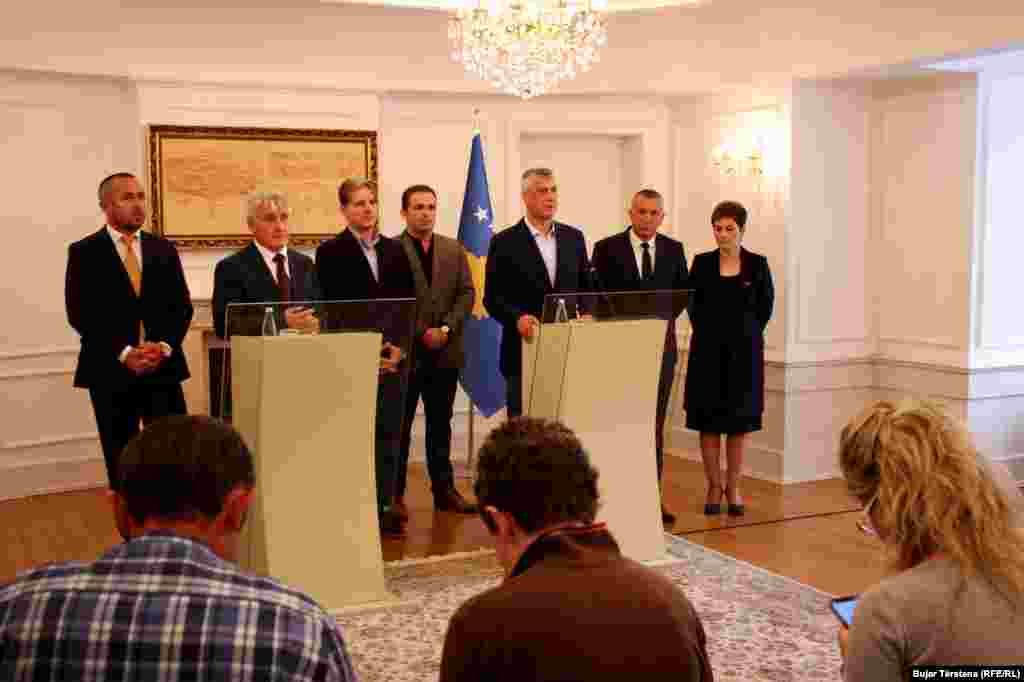 косово - Косово го поддржува територијалниот интегритет на Србија и не прифаќа промена на границите, изјави косовскиот претседател Хашим Тачи, по средбата со политичките претставници на Албанците од Прешевската Долина, а одговарајќи на нивното барање за поддршка на територијална автономија во рамките на Србија, со право за припојување кон Косово.