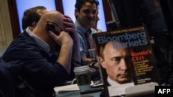 Президент России Владимир Путин на обложке журнала Bloomberg. Иллюстративное фото. 