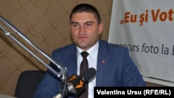 Ministrul Ion Sula în studioul Europei Libere de la Chișinău