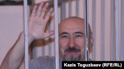 Арон Атабек во время судебного процесса в Алматинском городском суде по "Шаныракскому делу". Алматы, 11 сентября 2007 года.
