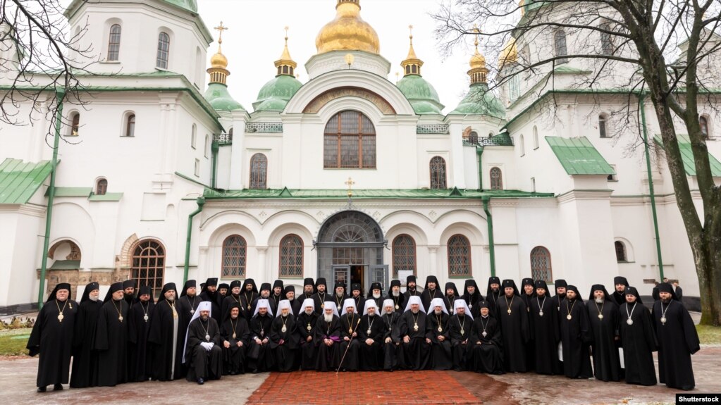 Ієрархи Православної церкви України (ПЦУ) під час відзначення другої річниці Об’єднавчого собору українських церков біля Софійського собору, храму часів України-Русі (1011 рік). Київ, 15 грудня 2020 року