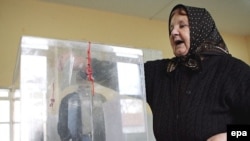 Ilustrativna fotografija iz arhive: glasanje u Gračanici 2008.