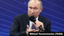 Російську мову хочуть «витіснити її на периферію», каже Путін