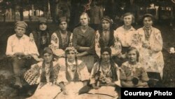 A number of Ukrainians who participated in the project kept detailed family records and had carefully preserved hundreds of photographs. Alla Husarova, a Kyiv-based journalist, traces much of her family history back to the village of Bilky in the Vinnitsya region. Her grandmother, Lesia Babukha (bottom left), pictured here as a schoolgirl, spent her entire life in Bilky. 