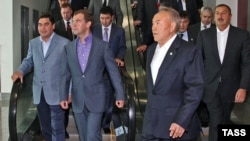 Солдан оңға қарай: Бердымұхаммедов, Медведев, Назарбаев, Әлиев. Ақтау, 11 қыркүйек, 2009 жыл.