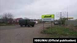 Glodeni a intrat în carantină, baraj de poliție/armată închide localitatea, 14 aprilie 2020.