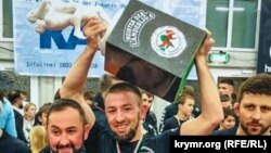 Февзи Мамутов с наградой чемпиона по греко-римской борьбе, 17 декабря 2018 года (иллюстративное фото) 