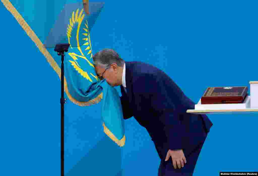 КАЗАКСТАН - Касим Зомарт Токаев беше инаугуриран за претседател на Казахстан по изборите на кои, според оценките на меѓународните набљудувачи, имало широко распространети нерегуларности, при што беа уапсени и стотици мирољубиви демонстранти.