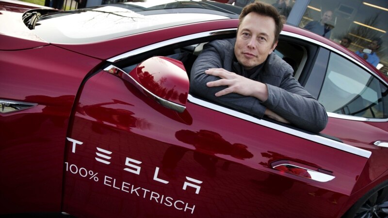 Tesla razmatra Maskovu ponudu da otkupi akcije 