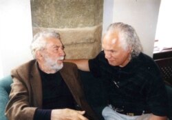 در کنار آلن رب گریه، نویسنده سرشناس فرانسوی