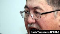 Главный редактор газеты "Жас алаш" Рысбек Сарсенбай. Алматы, 27 февраля 2012 года.