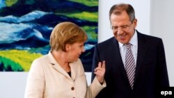 Cancelara germană Angela Merkel și ministrul rus de Externe, Sergei Lavrov