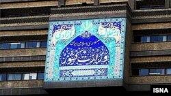 وزارت کشور ایران ترجیح انتخاب منشی مرد برای مدیران مرد را صیانت از حقوق شهروندی توصیف کرده است. 