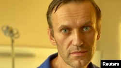 Алексей Навальный после попытки отравления (архивное фото)