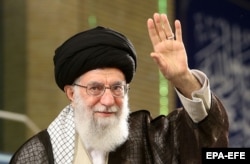 Высший руководитель Ирана аятолла Али Хаменеи на праздновании Национального дня развития ядерных технологий в Тегеране. 9 апреля 2018 года