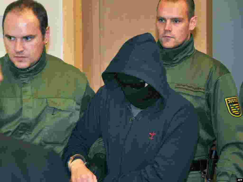 Njemačka - Drezden - Njemac, rođen u Rusiji, Alex W. priznao je ubojstvo trudne Egipćanke. U sudnicu je dolazio sa maskom na licu. 
