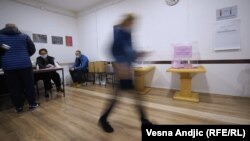 Kampanja za vanredne parlamentarne, lokalne i pokrajinske izbore je izrazito polarizovana i obeležena, stavje Saveta Evrope. Beograd, izbori 2020.