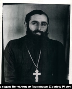 Зиновій Карась як священик, попри спротив комуністів, часто їздив до з навколишніх сіл поблизу Костанаю