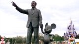 Statuia lui Walt Disney și Mickey Mouse Tokyo.