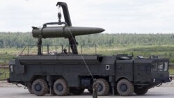 Руска тактическа ракетна система "Искандер", способна да носи ядрен заряд, на международния военно-технически форум "Армия-2015" в Кубинка, край Москва, 17 юни 2015 г.