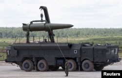 Sistemul rusesc de rachete tactice Iskander capabil să livreze o rachetă cu vârf nuclear.