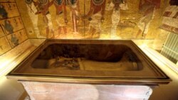 Прво реставрирање на златниот Тутанкамон