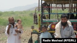 حکومت د بې کوره کړل شويو ته د يوې کورنۍ پر سر د مياشتې ۱۲۰۰۰ روپۍ ورکوي