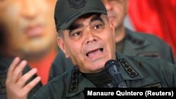 زیر دفاع ونزوئلا گفته است، اپوزیسیون برای تحمیل یک دولت جدید باید «از روی جنازه ما عبور کند.»