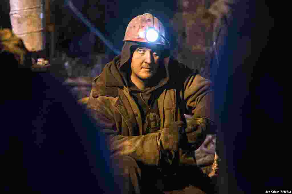 Многие шахтеры приезжают на Шпицберген по двухлетним контрактам, а остаются здесь на полжизни. Сейчас уезжать домой на подконтрольные ЛНР и ДНР территории большинство шахтеров не хотят.