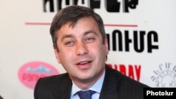 Armenia --HAK member Vladimir Karapetian at the Friday press club, Yerevan, 09Apr2012