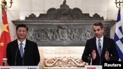 претседателот на Кина Си Џинпинг и грчкиот премиер Киријакос Мицотакис, Атина, 11.11.2019. 