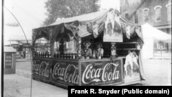 Продавцы на рынке в Оксфорде (Огайо). 1912. Фото Frank R. Snyder
