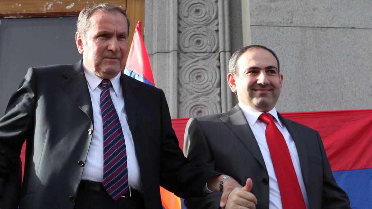 Armenia's First President Calls For PM's Immediate Resignation