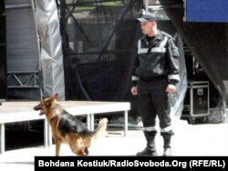 Показовий виступ пса-прикордонника