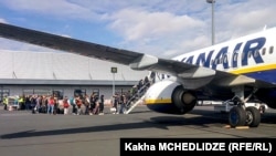Посадка на рейс авиакомпании Ryanair в Грузии