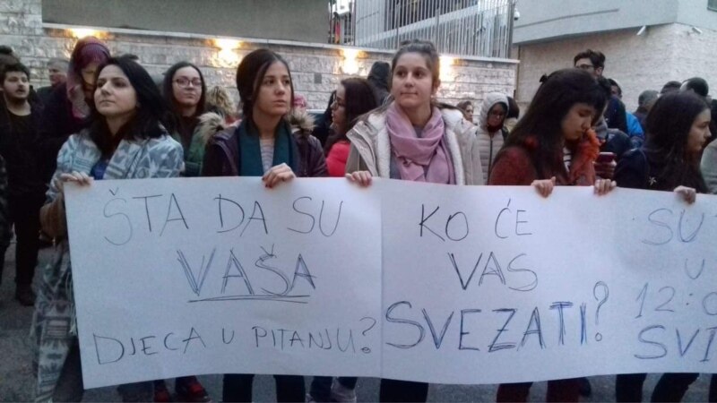 Protest ispred Parlamenta FBiH zbog štićenika Zavoda Pazarić