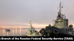 Захваченные украинские корабли в Керчи