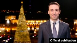 Мэр Еревана Айк Марутян выступает с новогодним обращением (архив)
