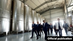 Armenia - Prime Minister Hovik Abrahamian visits a wine distillery in Aragatsotn region, 27 Sep2014