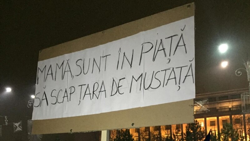 Zeci de mii protestează la București și în alte orașe din România împotriva guvernului