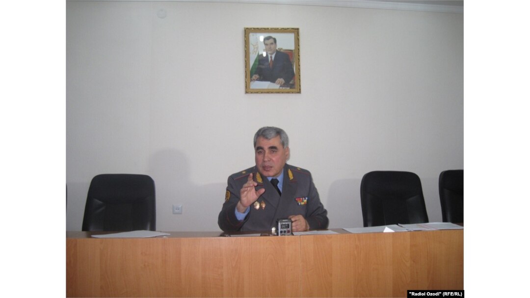 Генерал Шариф Назарзода, сардори Раёсати ВКД дар Душанбе.