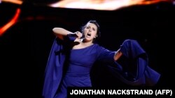 Представительница Украины Джамала исполняет песню «1944» во время генеральной репетиции песенного конкурса «Евровидение 2016» , на котором она одержала победу. Стокгольм, Швеция, 13 мая 2016 года