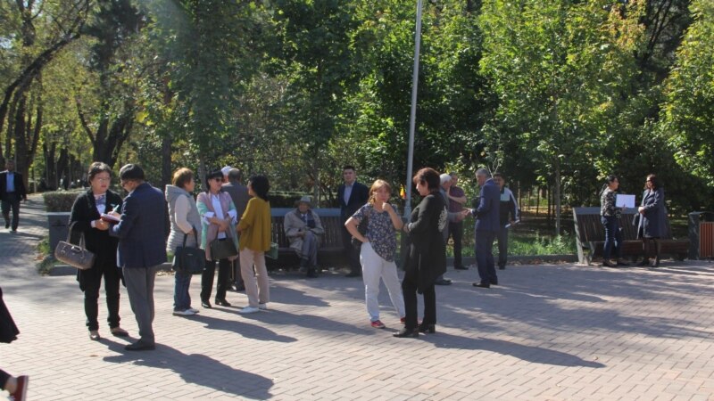 В Алматы прошел протест против «демонтажа» бывшего здания НКВД 