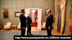 U jeku zaoštrenih odnosa predsednik Crne Gore Milo Đukanović prmio je akreditivna pisma novog ambasadora Srbije u toj državi Vladimira Božovića, 28. januara 2020.