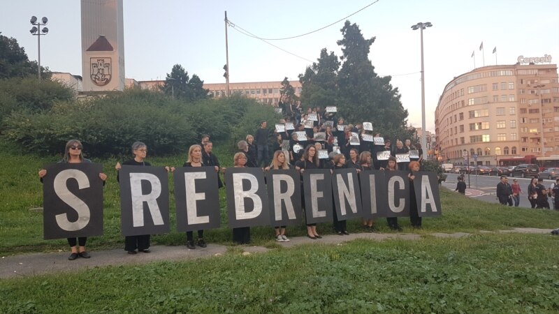 'Žene u crnom' zahtevaju da državni vrh Srbije prizna genocid u Srebrenici