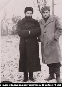 Зиновій Карась і Володимир Пізь, Рогатин, 1956 рік