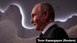 Владимир Путин на саммите стран СНГ в Астане. 14 октября 2022 года 