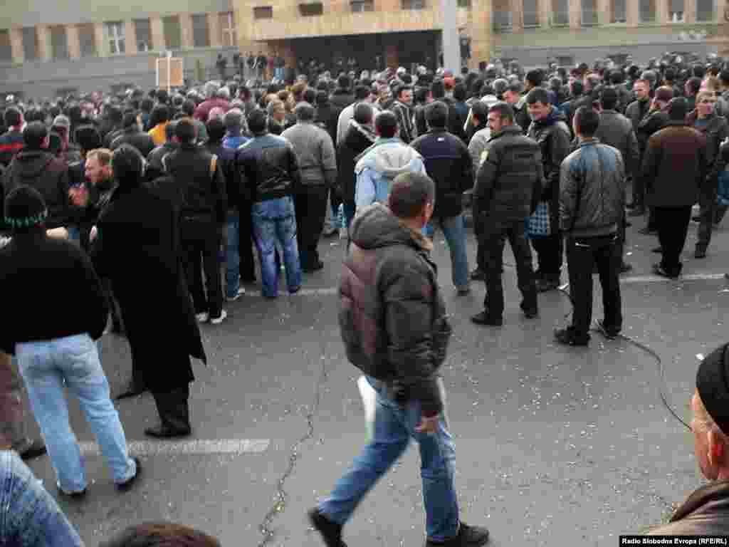 Pridružili su im se i drugi poljoprivrednici iz cijele Makedonije, nakon jednomjesečnih blokada glavnih i regionalnih puteva. 