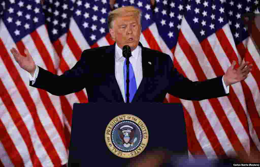 Donald Trump amerikai elnök a 2020-as elnökválasztás előzetes eredményeiről beszélt november 4-én a Fehér Házban.