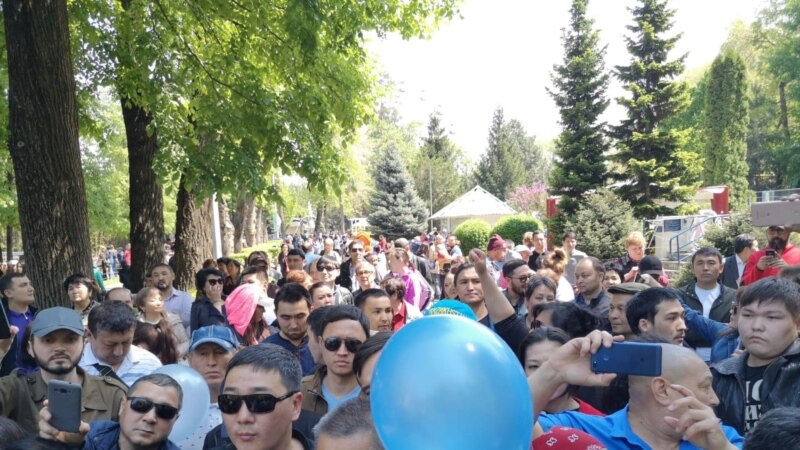 У Казахстане людзі выйшлі на вулічныя пратэсты, яны патрабуюць свабодных выбараў. ВІДЭА